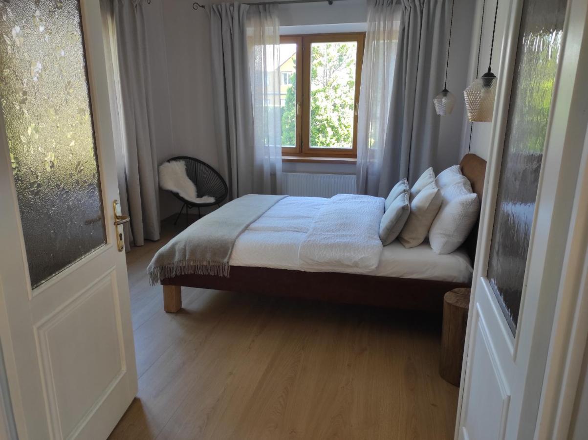 Appartamento Upes Apartamentai Ii Su Kiemeliu Ir Baseinu *